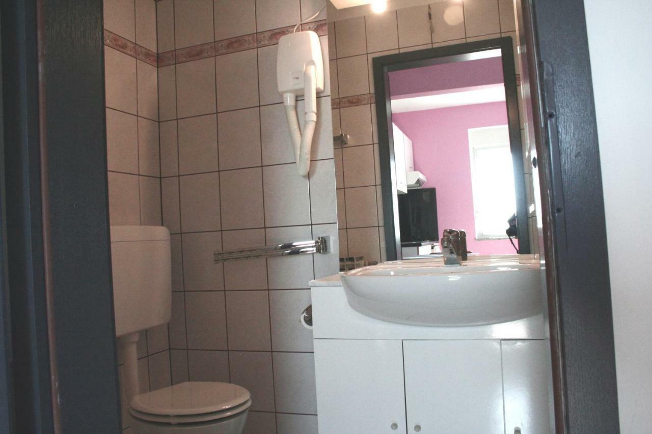 Apartments Jann Đảo Krk Ngoại thất bức ảnh